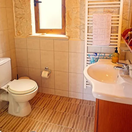 Holiday home Petalouda Wunderschoene In Tragaki