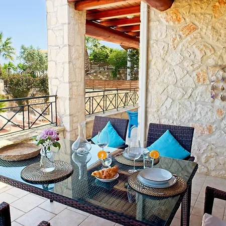 Holiday home Petalouda Wunderschoene In Tragaki